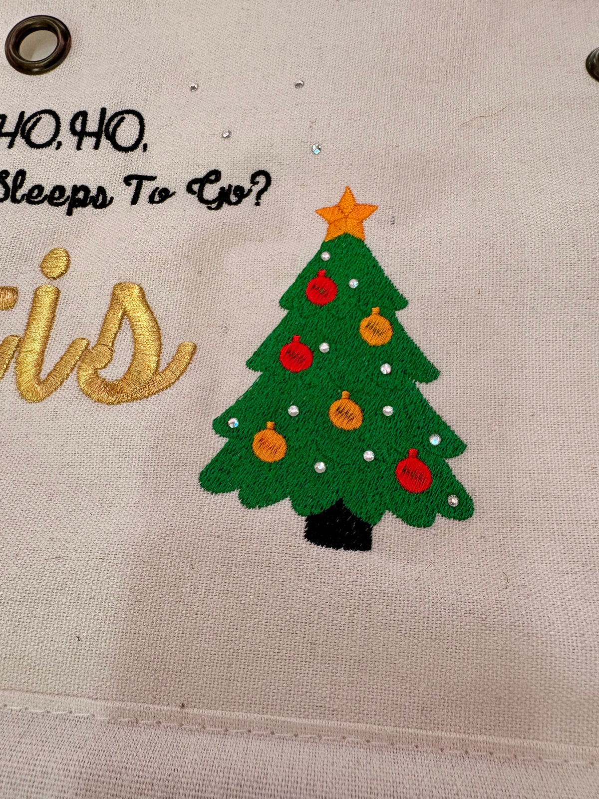 Personalised Christmas Advent Calendar – Embroidered 24-Pocket Hanging Countdown