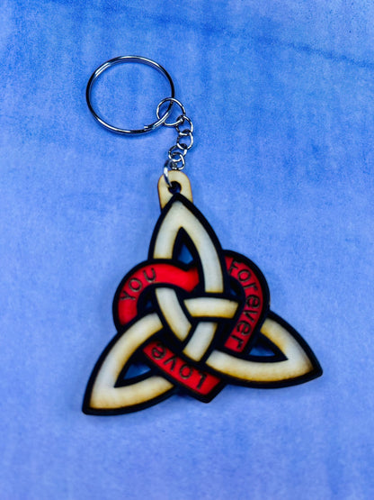 Celtic Heart Infinity Keyring with personalized wooden engraving.