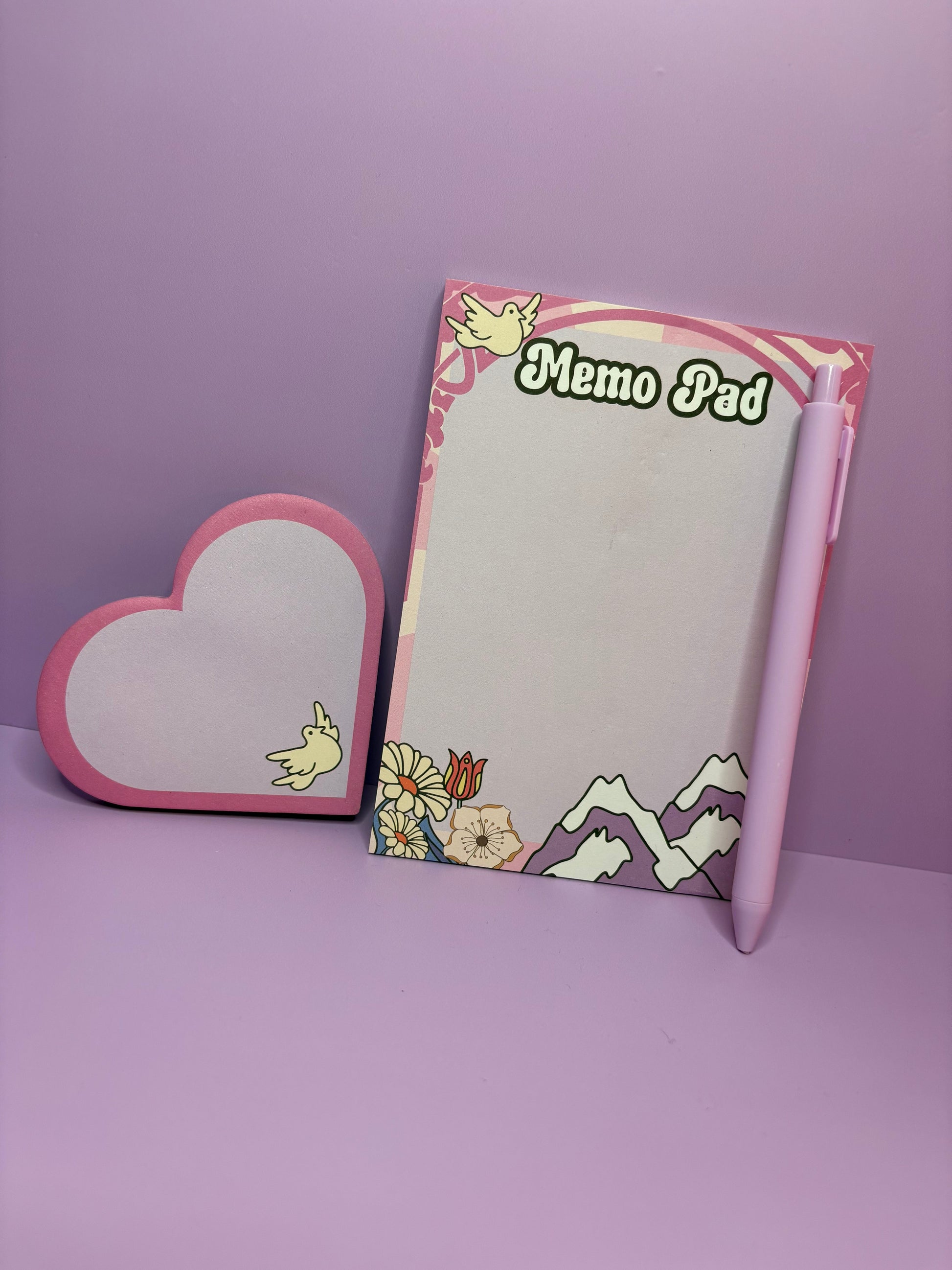 Breathe & Bloom notepad set with A6 memo pad, heart-shaped sticky notes, and pink pen featuring 70s retro design and floral motifs